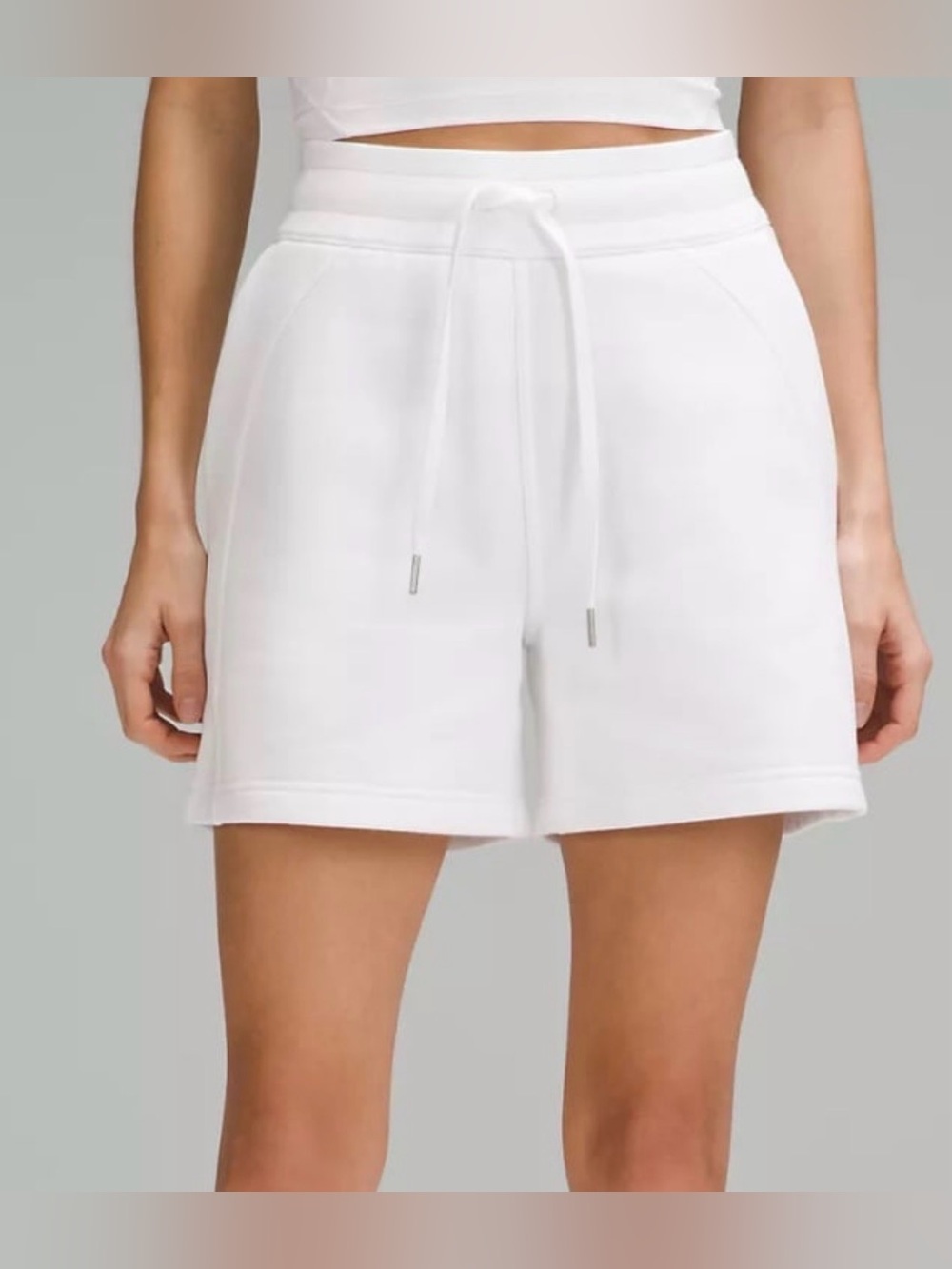 NWT Lululemon Scuba High-Rise Short 5"